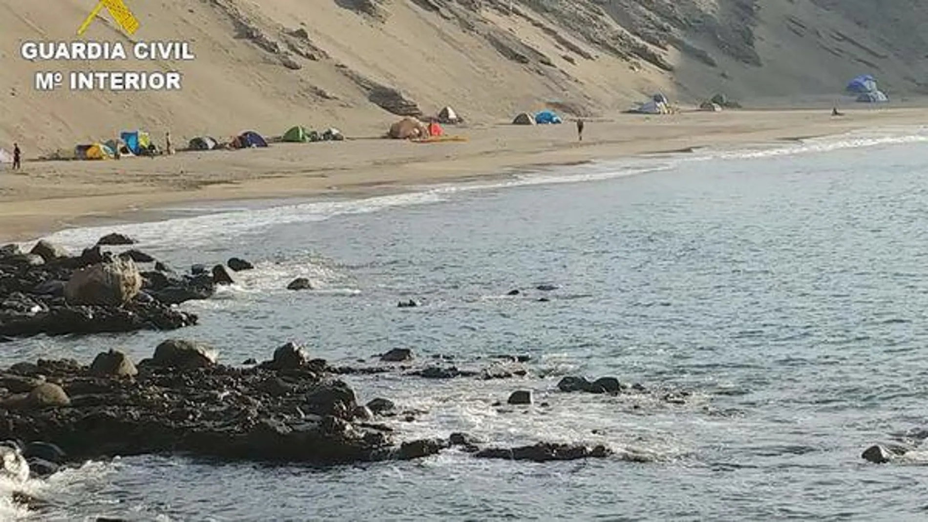 Acampada ilegal en Gran Canaria. Coronavirus y ley de costas Acampada ilegal en Gran Canaria. Coronavirus y ley de costas