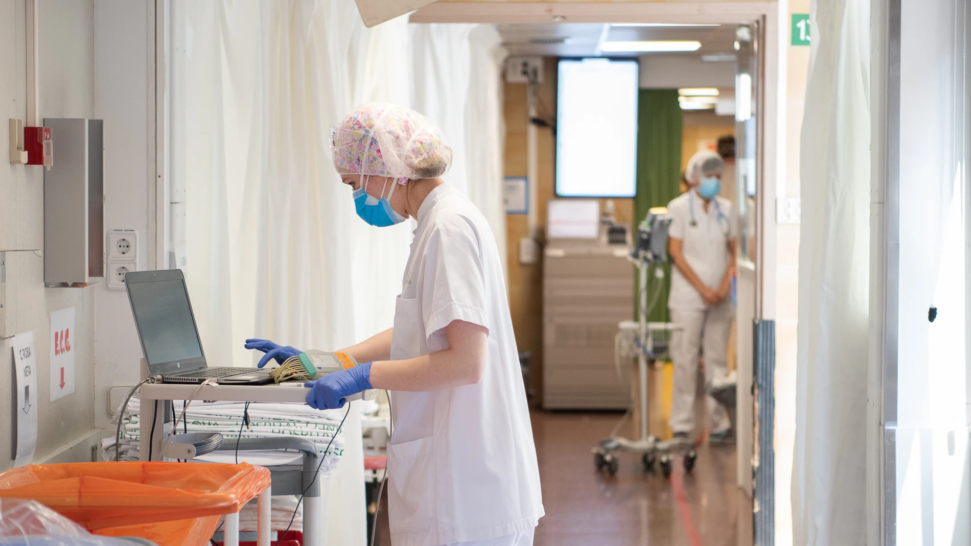 Los sanitarios muestran su hartazgo ante su situación laboral y el incumplimiento de las restricciones Los sanitarios muestran su hartazgo ante su situación laboral y el incumplimiento de las restricciones