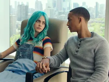 Cara Delevingne y Jaden Smith en 'Life in a Year' Cara Delevingne y Jaden Smith en 'Life in a Year'