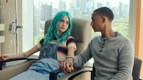 Cara Delevingne y Jaden Smith en 'Life in a Year' Cara Delevingne y Jaden Smith en 'Life in a Year'