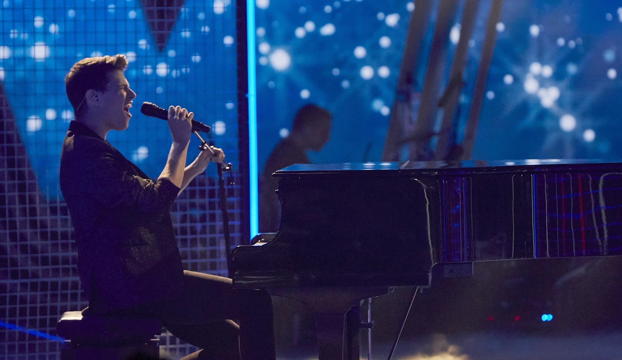 Roger Padrós canta 'Sargento de hierro' en la Semifinal de 'La Voz'