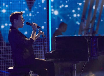 Roger Padrós canta 'Sargento de hierro' en la Semifinal de 'La Voz'