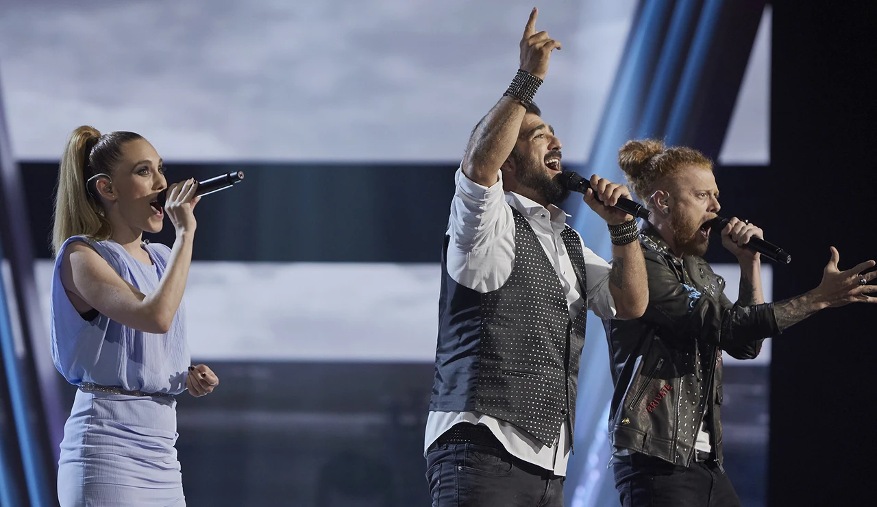 Antonio Orozco, Johanna Polvillo y Curricé cantan 'Hoy' en la Semifinal de ‘La Voz’