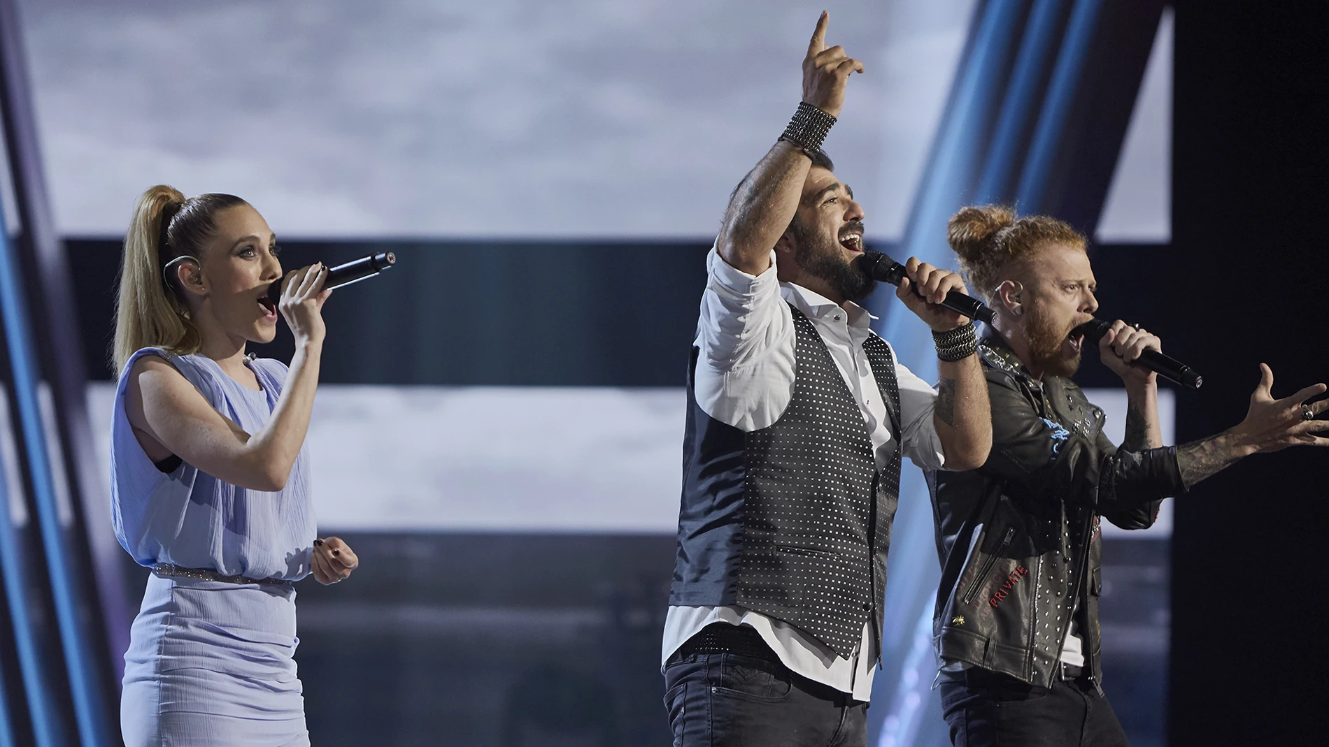 Antonio Orozco, Johanna Polvillo y Curricé cantan 'Hoy' en la Semifinal de ‘La Voz’