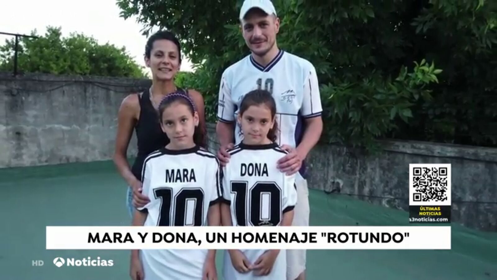Las gemelas Mara y Dona, un homenaje 'rotundo' al astro argentino