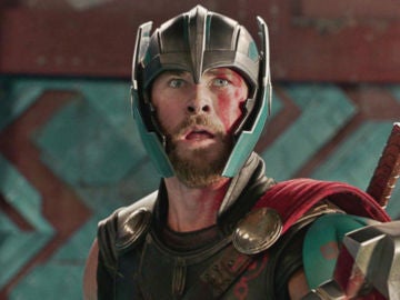 Thor con el casco alado