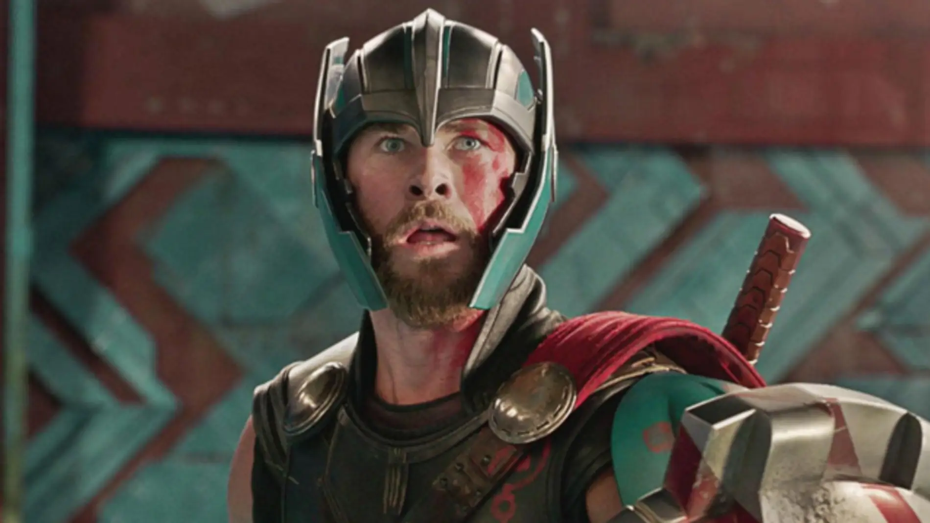 binario negativo fama Una pieza clave: La razón por la que Chris Hemsworth no volvió a llevar  jamás el casco alado de Thor en las películas de Marvel