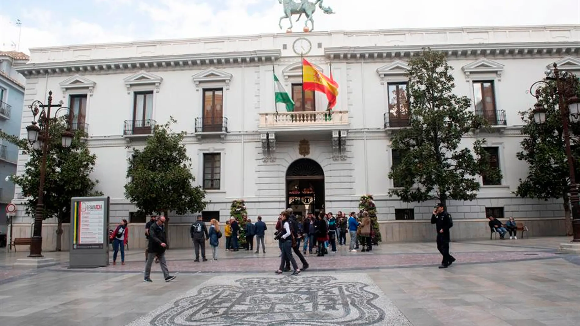 Fachada del Ayuntamiento de Granada Fachada del Ayuntamiento de Granada