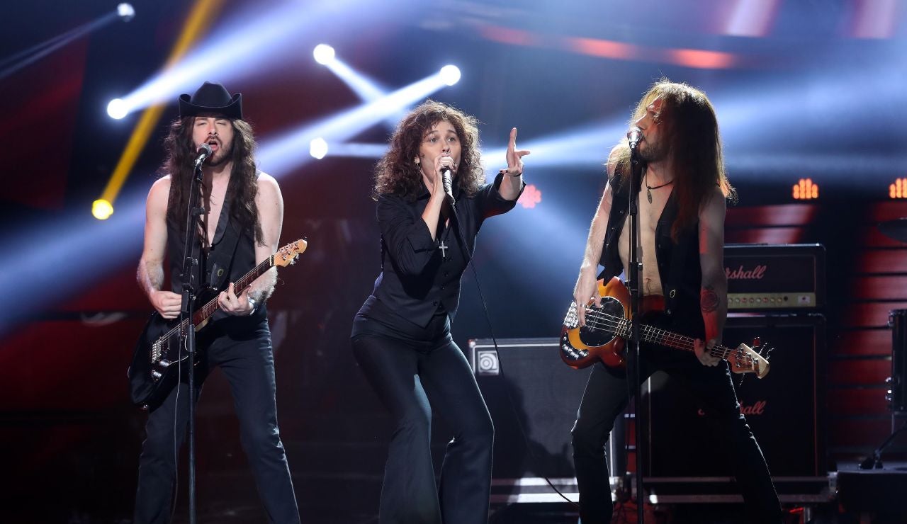 Carla Hidalgo, la primera mujer que se mete en la piel de Enrique Bunbury en ‘Tu cara me suena’ para cantar ‘Maldito duende’ Carla Hidalgo, la primera mujer que se mete en la piel de Enrique Bunbury en ‘Tu cara me suena’ para cantar ‘Maldito duende’