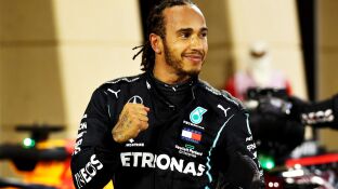 Hamilton celebra su victoria en el GP de Bahr&eacute;in