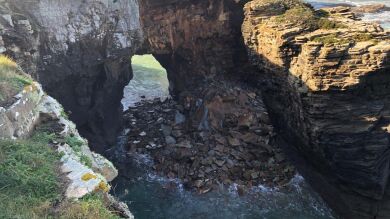 Derrumbe de un arco de piedra de la playa de As Catedrais en Ribadeo, Lugo