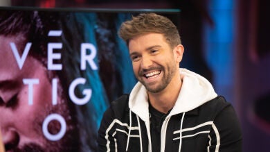 La frase de la madre de Pablo Alborán que descolocó al cantante durante un vuelo de siete horas con turbulencias