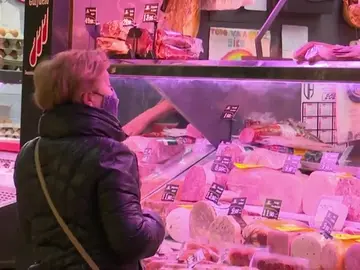 La incertidumbre sobre las reuniones navideñas deja las tiendas de alimentación sin encargos La incertidumbre sobre las reuniones navideñas deja las tiendas de alimentación sin encargos