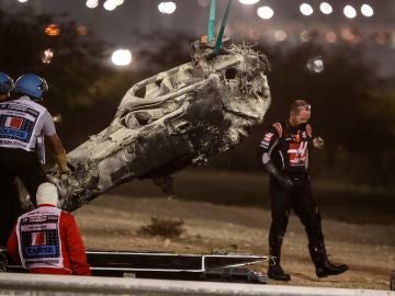 El monoplaza de Grosjean tras el accidente