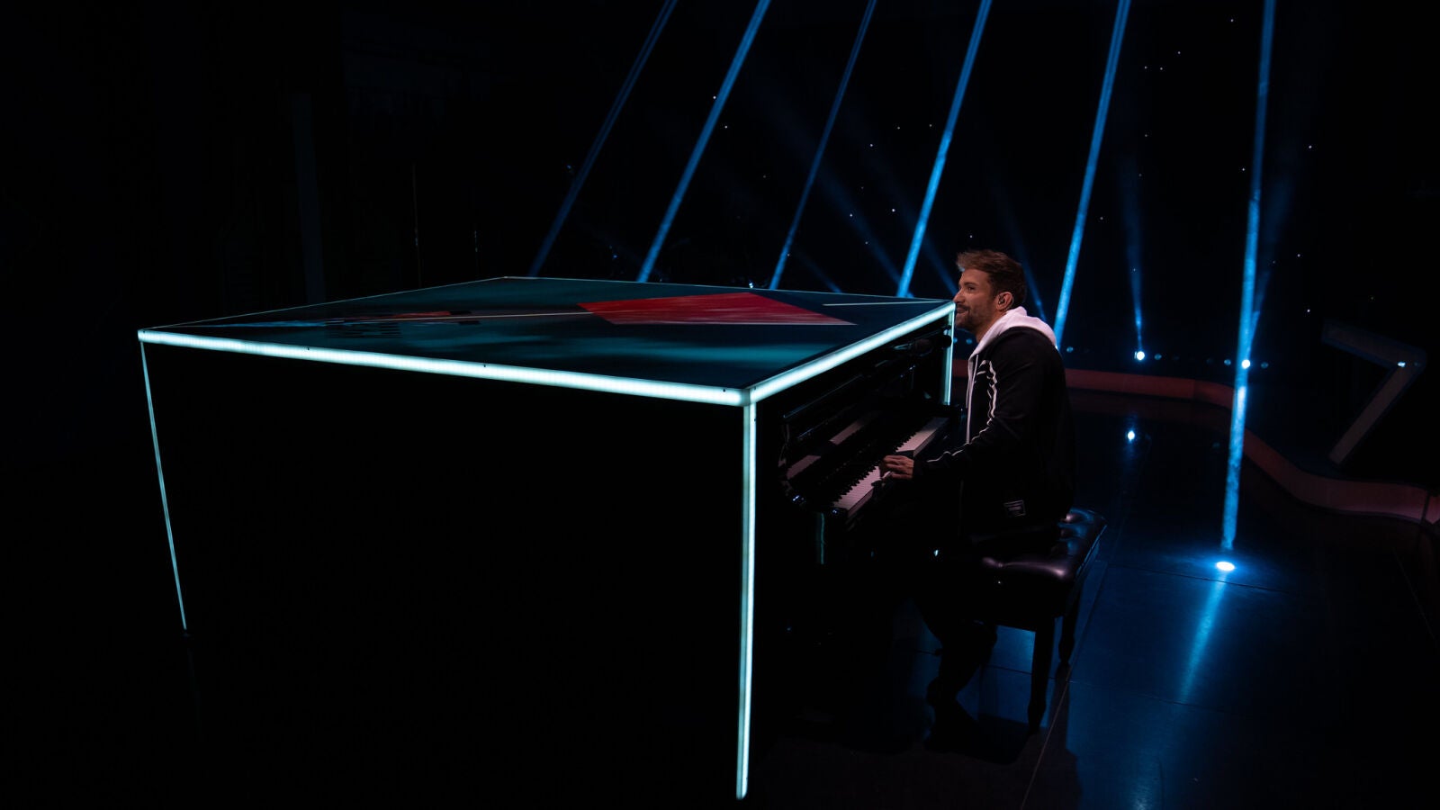 Pablo Alborán canta al piano 'Hablemos de amor' en directo en 'El Hormiguero 3.0'