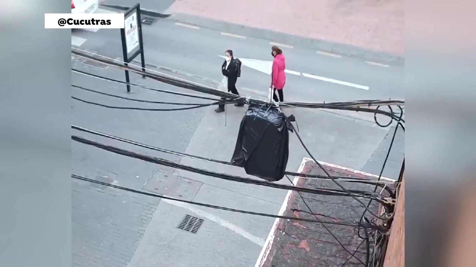 Un altavoz reproduce villancicos constantemente durante el d&iacute;a en M&aacute;laga