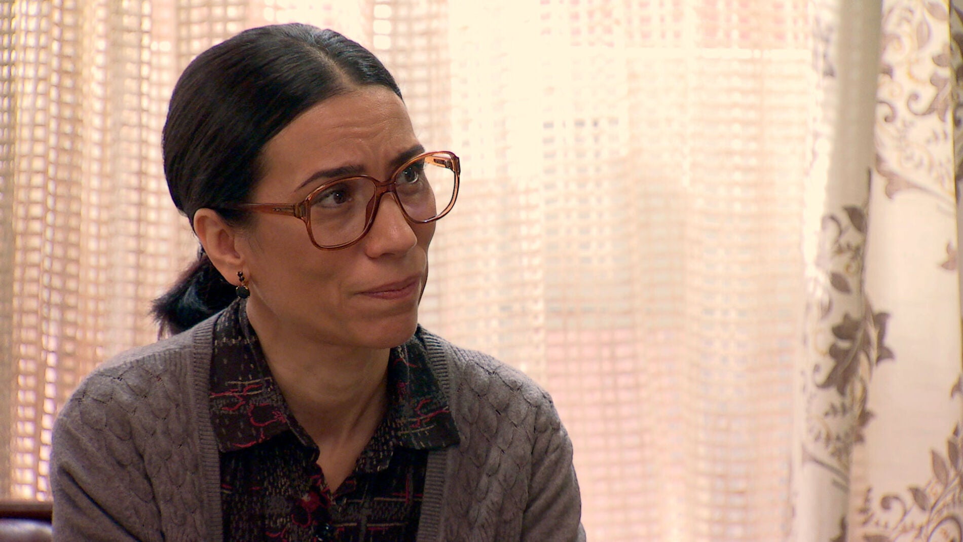  Manolita confiesa a Marcelino que se siente estancada en su matrimonio