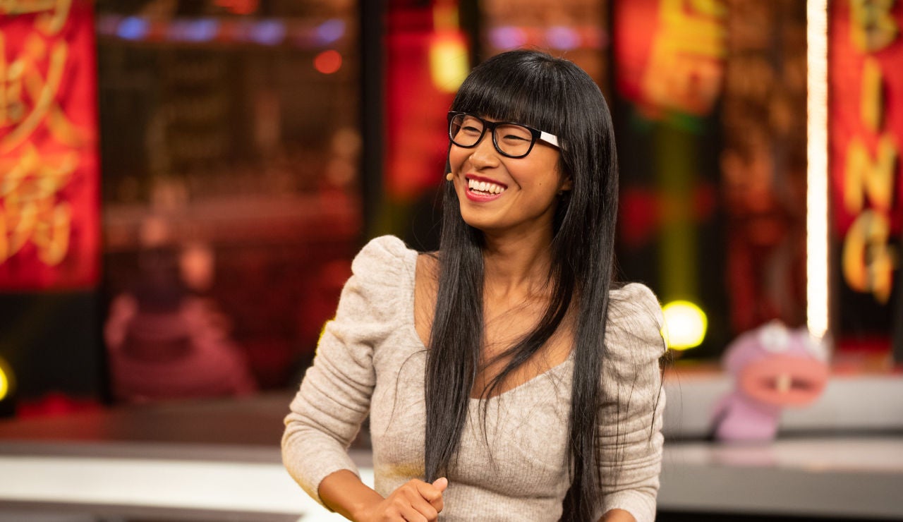 Yibing analiza en 'El Hormiguero 3.0' a todos los políticos españoles y muestra su preocupación con las canas de Pedro Sánchez Yibing analiza en 'El Hormiguero 3.0' a todos los políticos españoles y muestra su preocupación con las canas de Pedro Sánchez