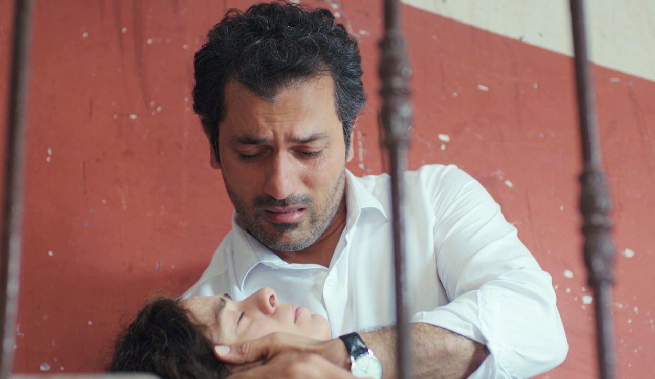 Lágrimas de miedo: Arif descubre a Bahar inconsciente y siente el temor de perderla para siempre Lágrimas de miedo: Arif descubre a Bahar inconsciente y siente el temor de perderla para siempre
