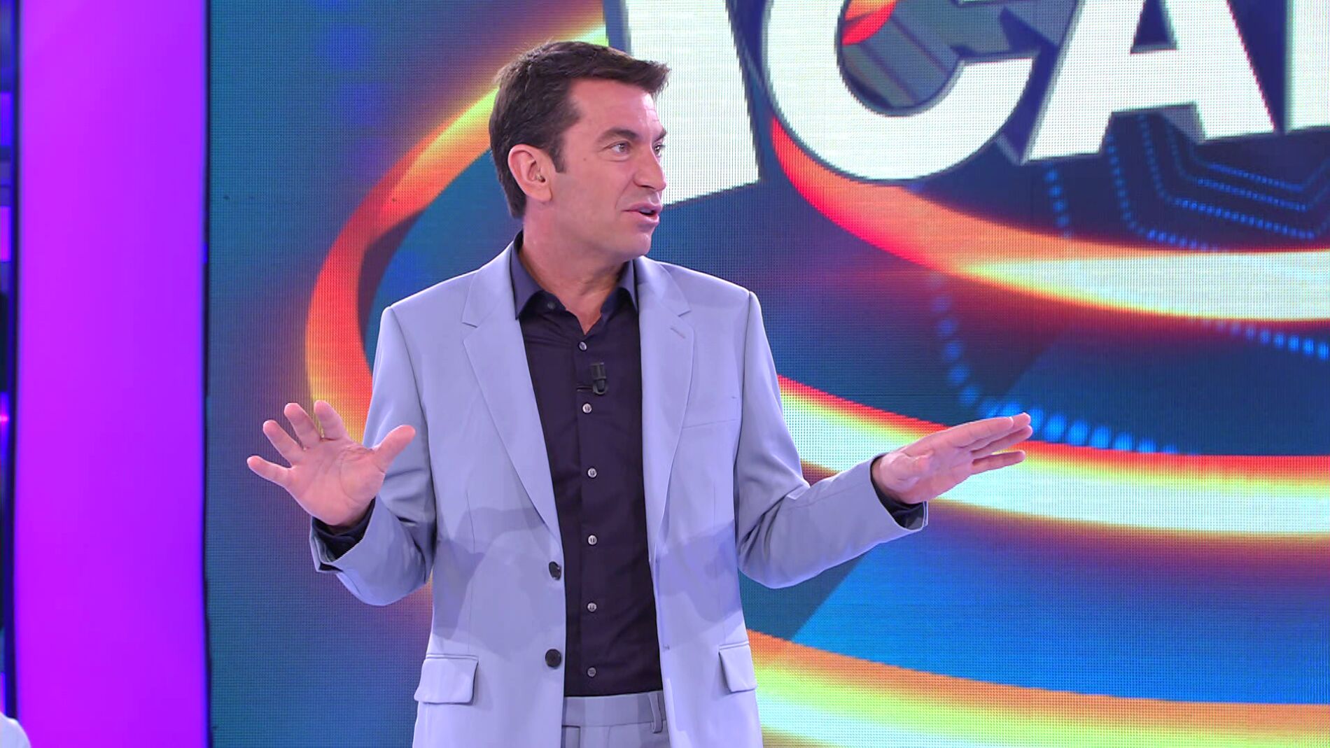 La genial idea de Arturo Valls para saber cu&aacute;ndo una persona se r&iacute;e debajo de las mascarillas