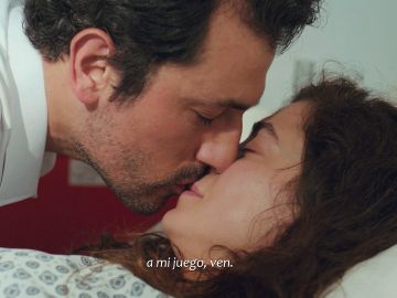 El rom&aacute;ntico primer beso entre Bahar y Arif: el amor se impone a la enfermedad