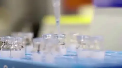 A3 Noticias 1 (15-12-20) La farmacéutica catalana Reig Jofre producirá a gran escala en España la vacuna contra el coronavirus de Janssen A3 Noticias 1 (15-12-20) La farmacéutica catalana Reig Jofre producirá a gran escala en España la vacuna contra el coronavirus de Janssen