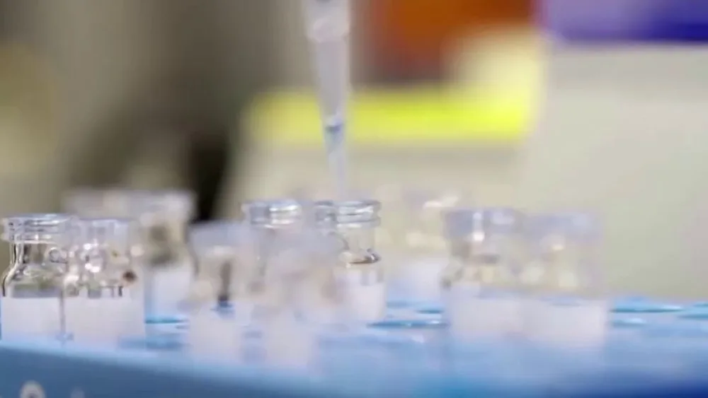 A3 Noticias 1 (15-12-20) La farmac&eacute;utica catalana Reig Jofre producir&aacute; a gran escala en Espa&ntilde;a la vacuna contra el coronavirus de Janssen