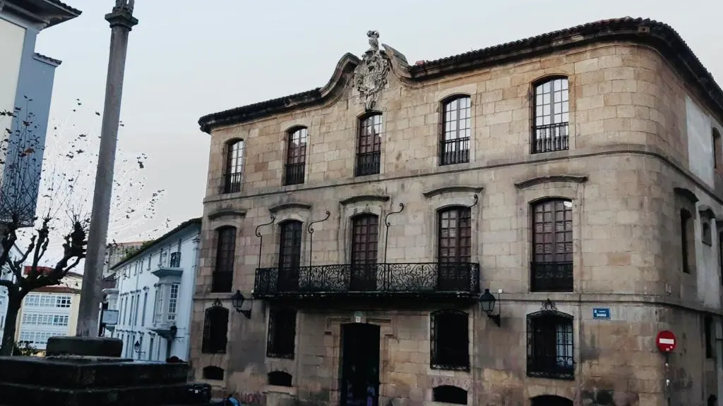 El Ayuntamiento de A Coruña reclama a la familia Franco la Casa Cornide tras entregar el Pazo de Meirás Familia Franco