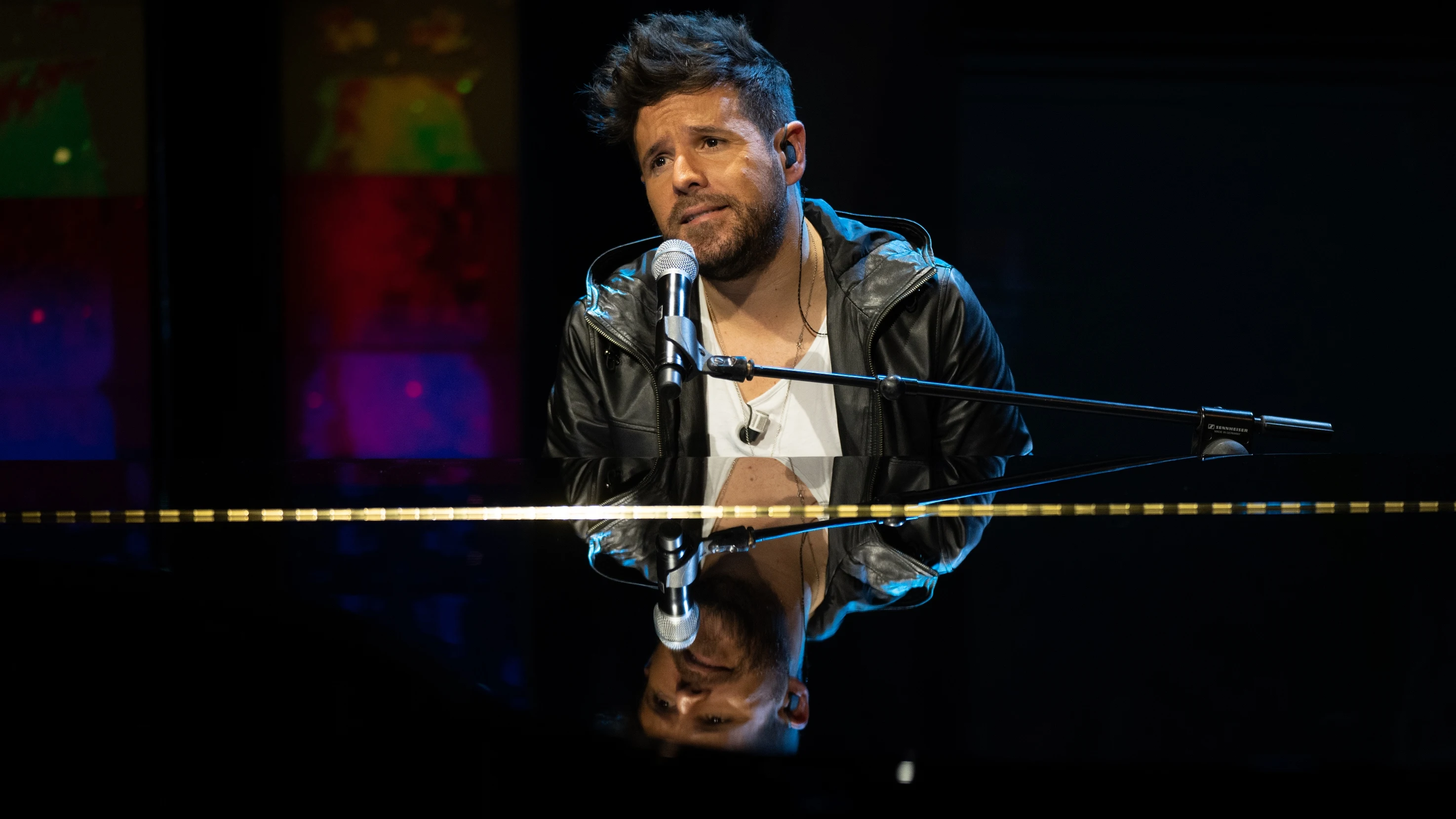 Pablo López canta en directo su nuevo single 'La niña de la linterna' en 'El Hormiguero 3.0' Pablo López canta en directo su nuevo single 'La niña de la linterna' en 'El Hormiguero 3.0'