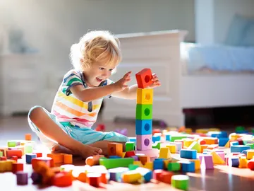 Niño jugando Niño jugando