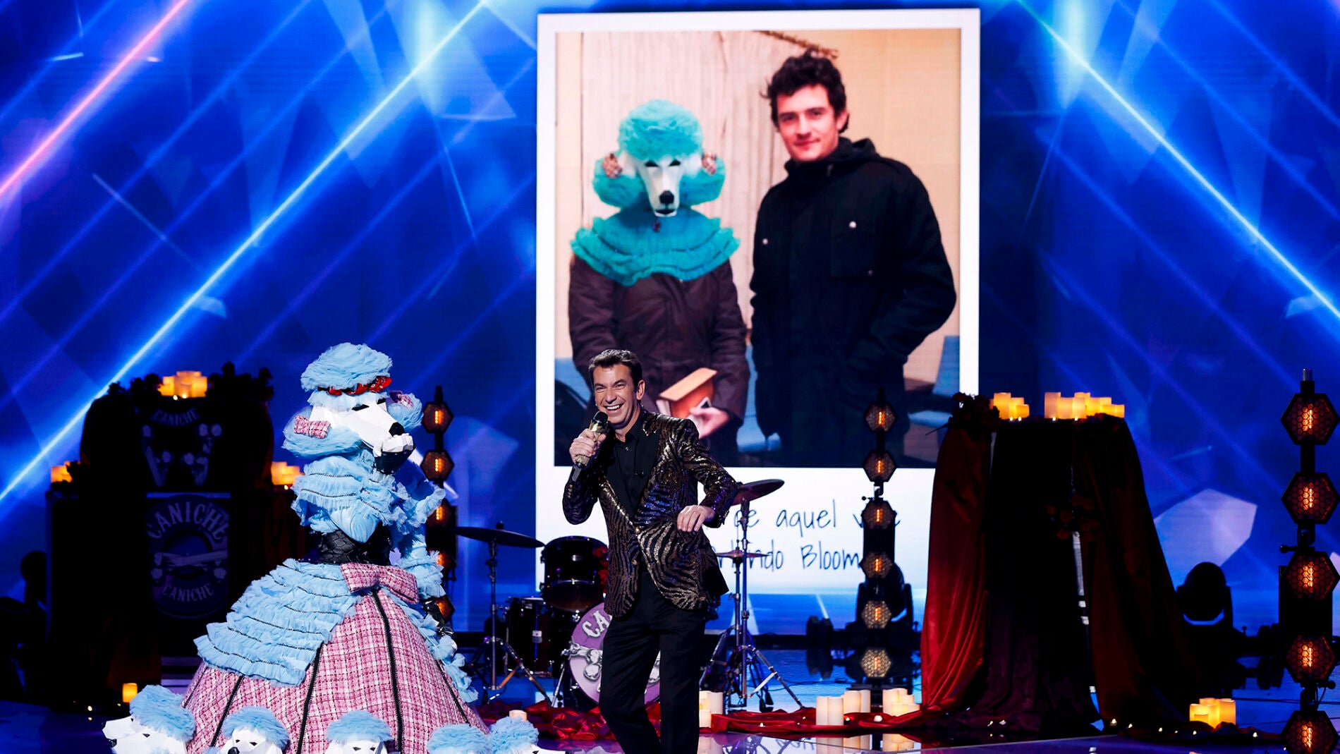 La pista fotográfica del Caniche con Orlando Bloom alborota a los investigadores: “¡Lleva una Biblia en la mano!”