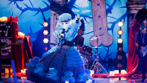 El Caniche se desmelena en ‘Mask Singer’ con ‘Sweet child O’ mine’ de Guns N’ Roses El Caniche se desmelena en ‘Mask Singer’ con ‘Sweet child O’ mine’ de Guns N’ Roses