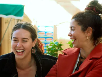 Paula Usero y Carol Rovira imaginan la vida de Luisita y Amelia con su bebé: "Serían unas grandes mamis" Paula Usero y Carol Rovira imaginan la vida de Luisita y Amelia con su bebé: "Serían unas grandes mamis"