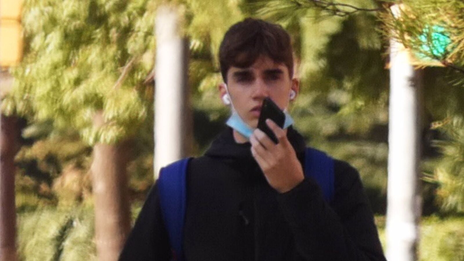Pablo Urdangarin reaparece muy sonriente tras la separación de sus padres, Iñaki Urdangarin y la infanta Cristina