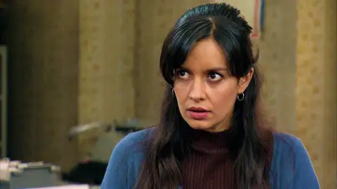 Loreto se niega a la desesperada petición de Cristina y Manolita: "La policía nunca cree a las prostitutas" Loreto se niega a la desesperada petición de Cristina y Manolita: "La policía nunca cree a las prostitutas"