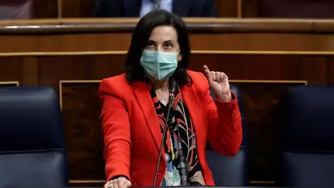La ministra de Defensa, Margarita Robles, durante el pleno del Congreso en el que el presidente del Gobierno, Pedro Sánchez comparece a petición propia. La ministra de Defensa, Margarita Robles, durante el pleno del Congreso en el que el presidente del Gobierno, Pedro Sánchez comparece a petición propia.