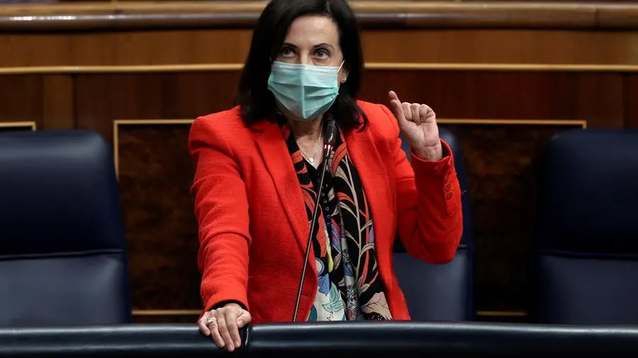 La ministra de Defensa, Margarita Robles, durante el pleno del Congreso en el que el presidente del Gobierno, Pedro Sánchez comparece a petición propia. La ministra de Defensa, Margarita Robles, durante el pleno del Congreso en el que el presidente del Gobierno, Pedro Sánchez comparece a petición propia.