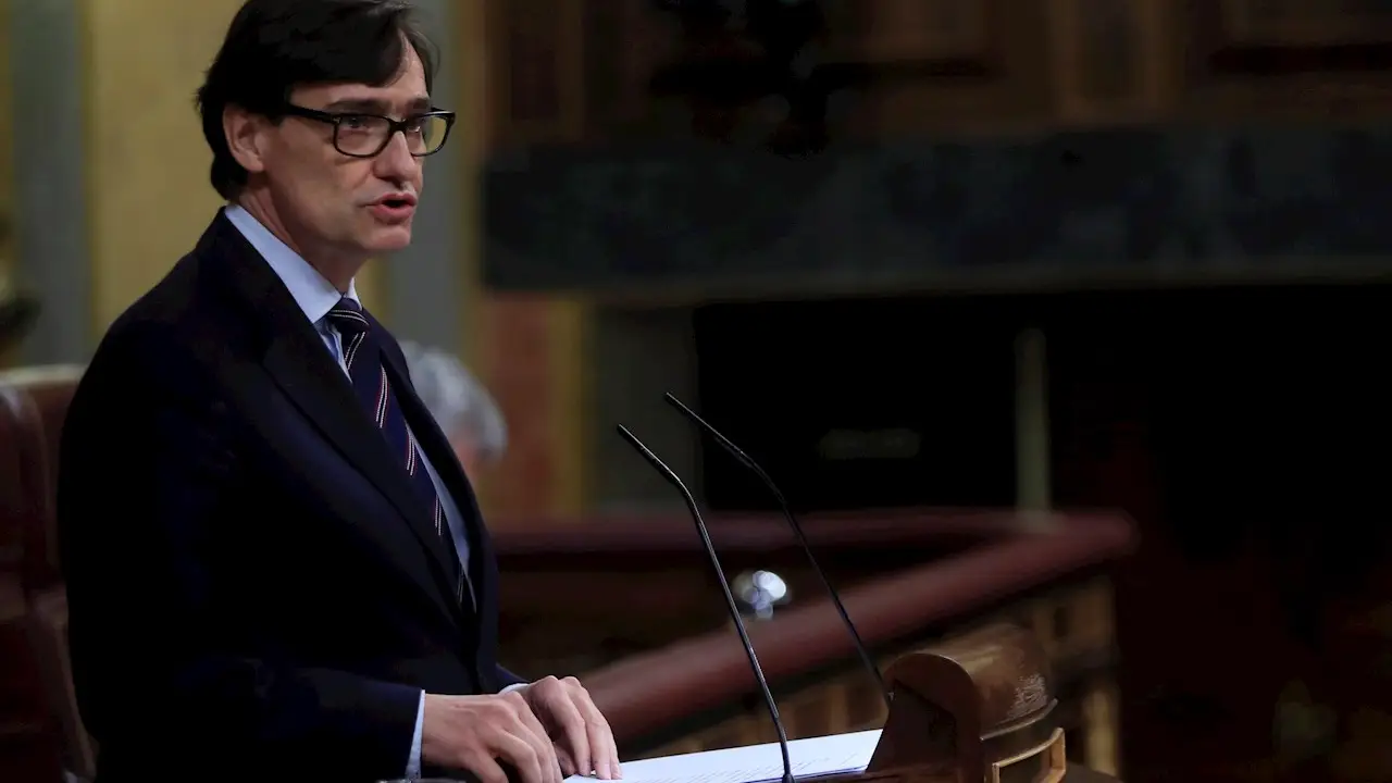 El ministro de Sanidad, Salvador Illa, durante su intervención en el pleno del Congreso que acelera la tramitación de la ley de la eutanasia El ministro de Sanidad, Salvador Illa, durante su intervención en el pleno del Congreso que acelera la tramitación de la ley de la eutanasia