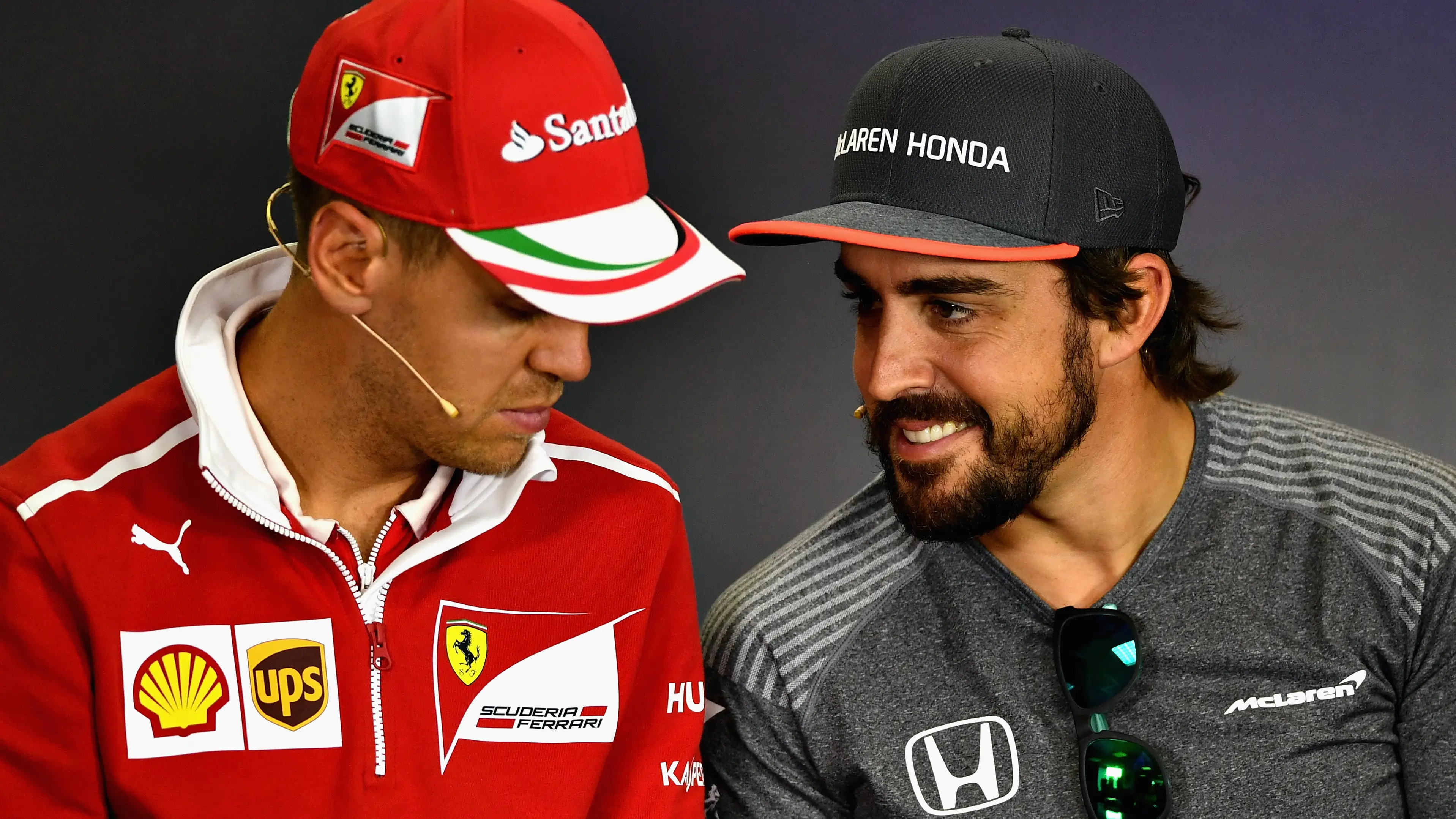 Fernando Alonso: "Tras 5 años quedó claro que Vettel no podía ser el salvador" Fernando Alonso: "Tras 5 años quedó claro que Vettel no podía ser el salvador"
