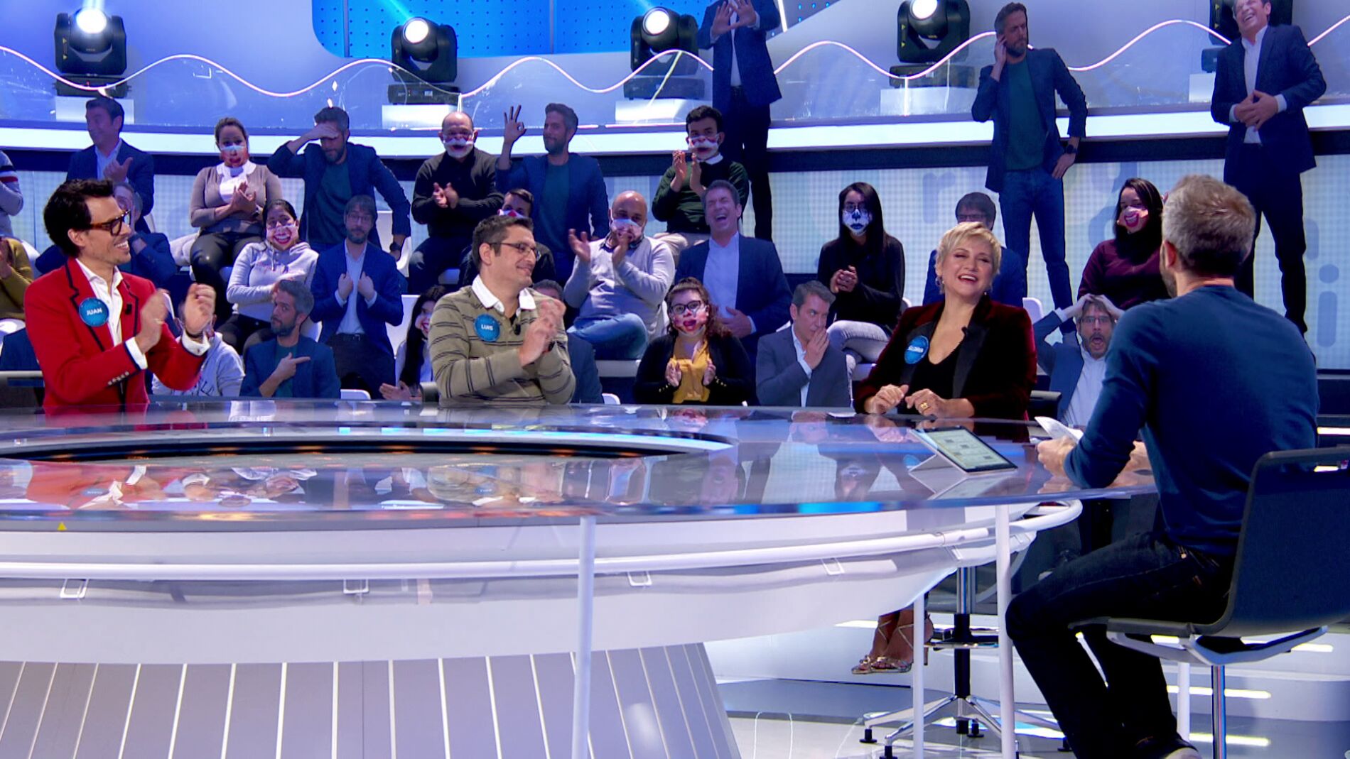 Roberto Leal desvela el consejo que le dio Gloria Serra en su primera vez en un plat&oacute; de televisi&oacute;n