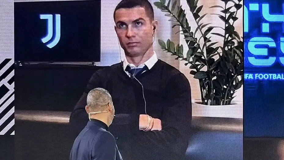 Los memes se ceban con Cristiano Ronaldo por su reacci&oacute;n tras perder el premio The Best 2020
