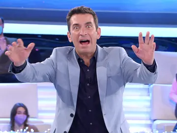 “Una vez me mataron por este chiste”: Arturo Valls repite en ‘¡Ahora caigo!’ su broma más problemática “Una vez me mataron por este chiste”: Arturo Valls repite en ‘¡Ahora caigo!’ su broma más problemática