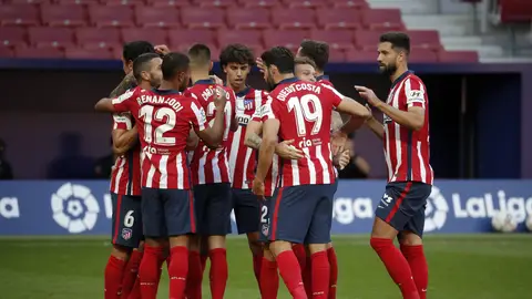 Los jugadores del Atlético celebran un gol ante el Elche Los jugadores del Atlético celebran un gol ante el Elche
