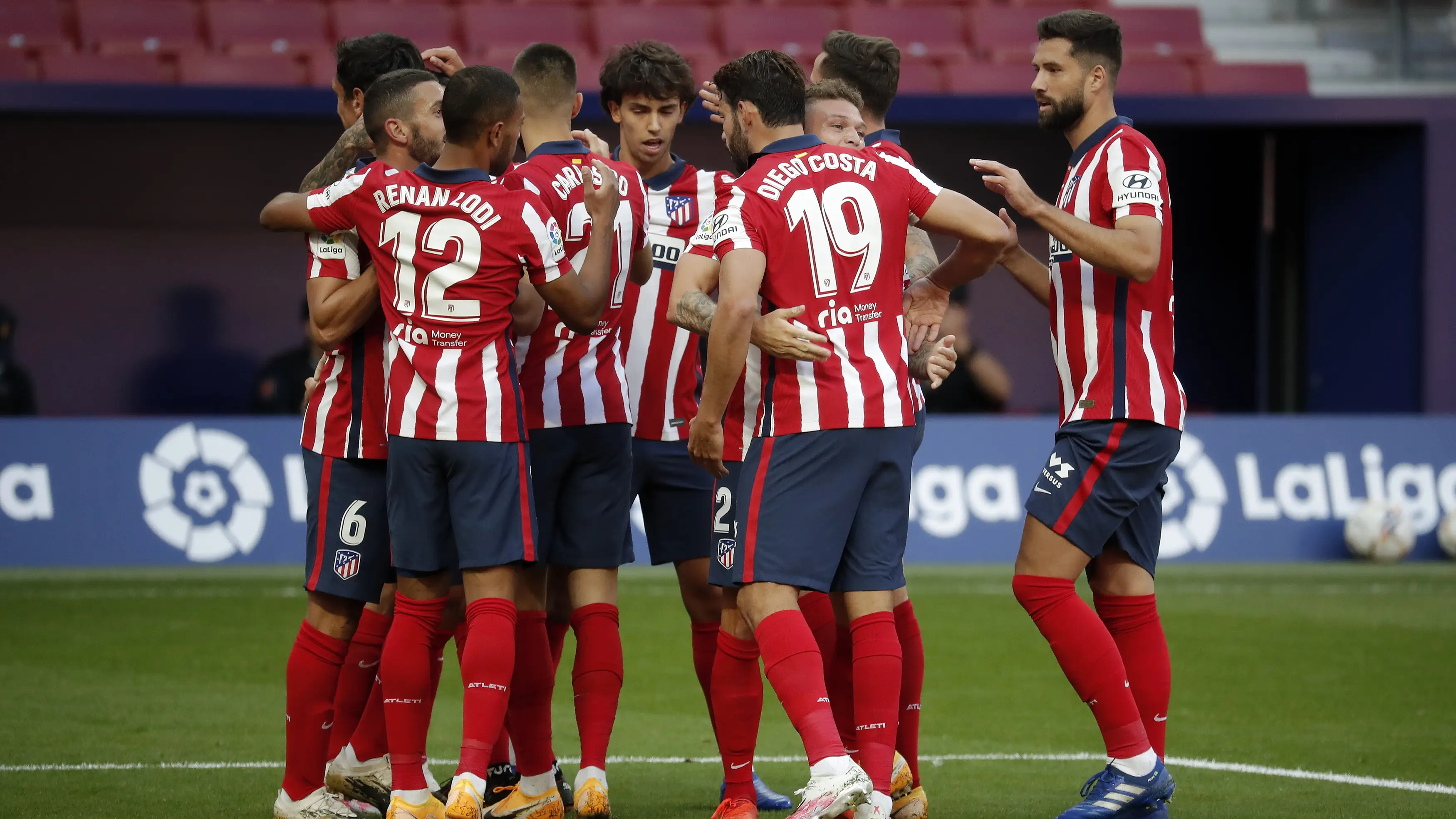Los jugadores del Atlético celebran un gol ante el Elche Los jugadores del Atlético celebran un gol ante el Elche
