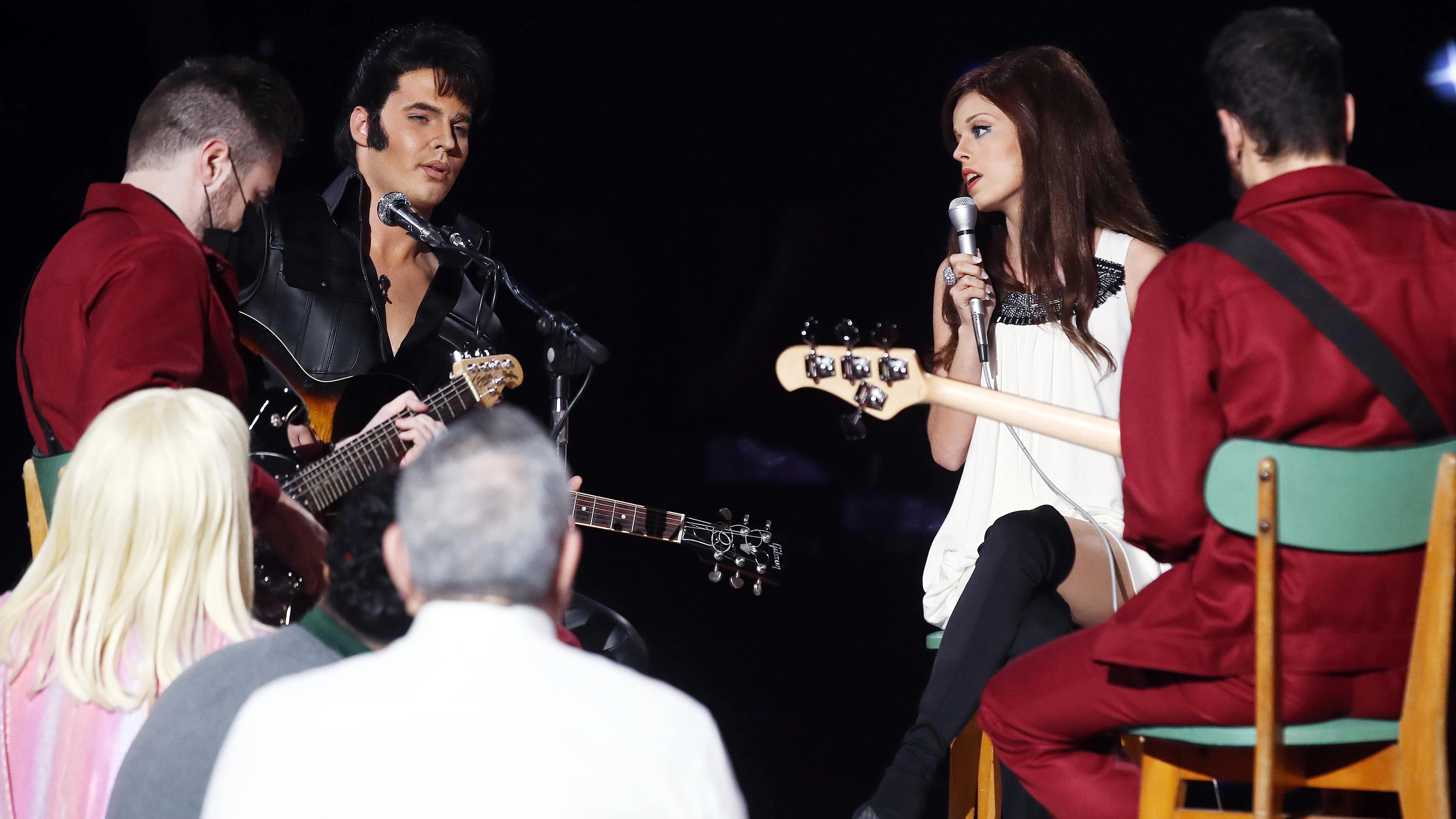 Daniel Oviedo, de Gemeliers, y Nerea Rodríguez emocionan como Elvis Presley y Martina McBride con ‘Blue Christmas’ Daniel Oviedo, de Gemeliers, y Nerea Rodríguez emocionan como Elvis Presley y Martina McBride con ‘Blue Christmas’