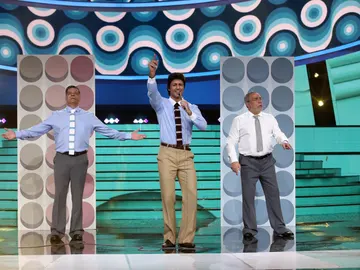 Jorge González, homenajeando a Enrique Salazar, se une a Los Chunguitos y declaran su amor con ‘Me quedo contigo’ Jorge González, homenajeando a Enrique Salazar, se une a Los Chunguitos y declaran su amor con ‘Me quedo contigo’