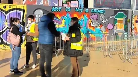 Segunda ronda de pruebas de coronavirus a los voluntarios del Teatro Apolo Segunda ronda de pruebas de coronavirus a los voluntarios del Teatro Apolo
