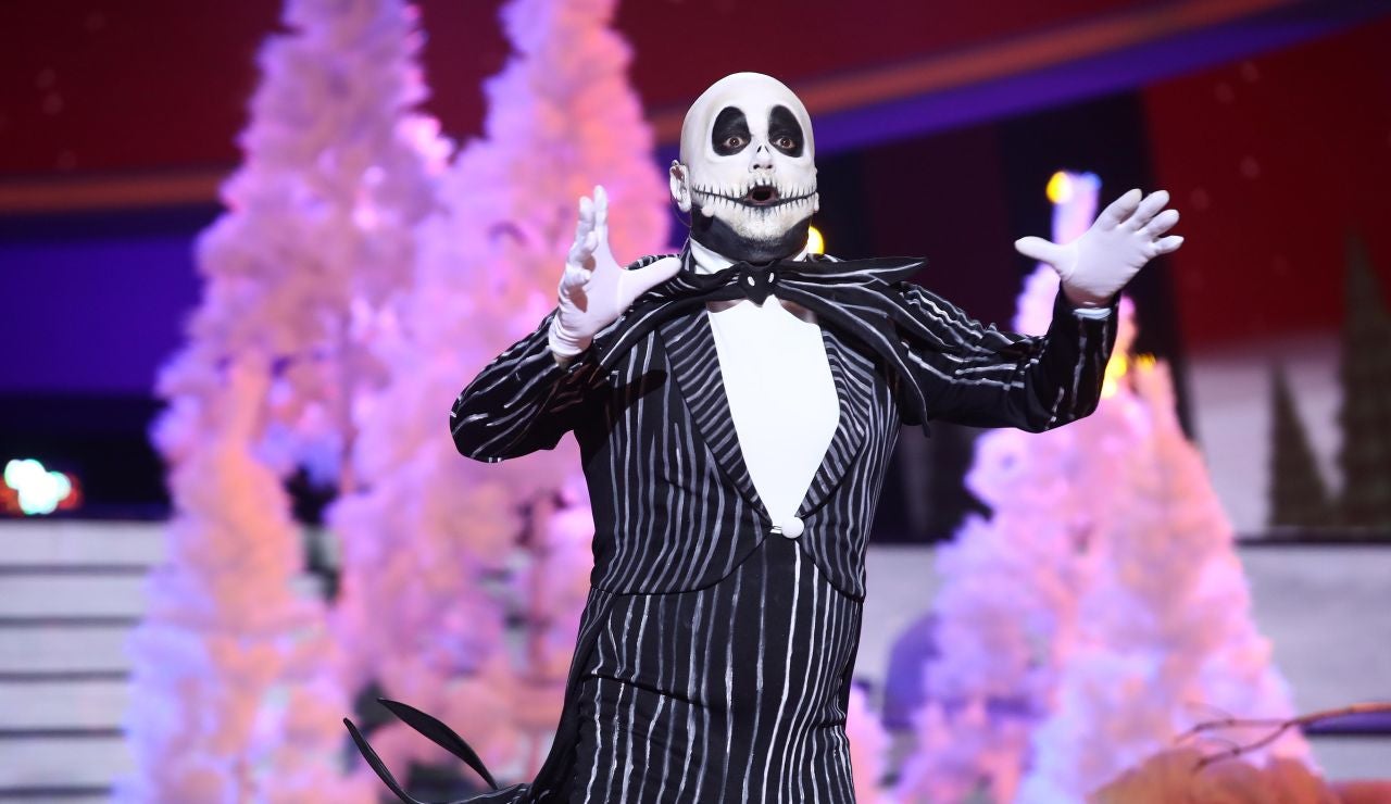 El Monaguillo se queda en los huesos para investigar la magia de la Navidad con ‘¿Qué es?’ como Jack Skellington 