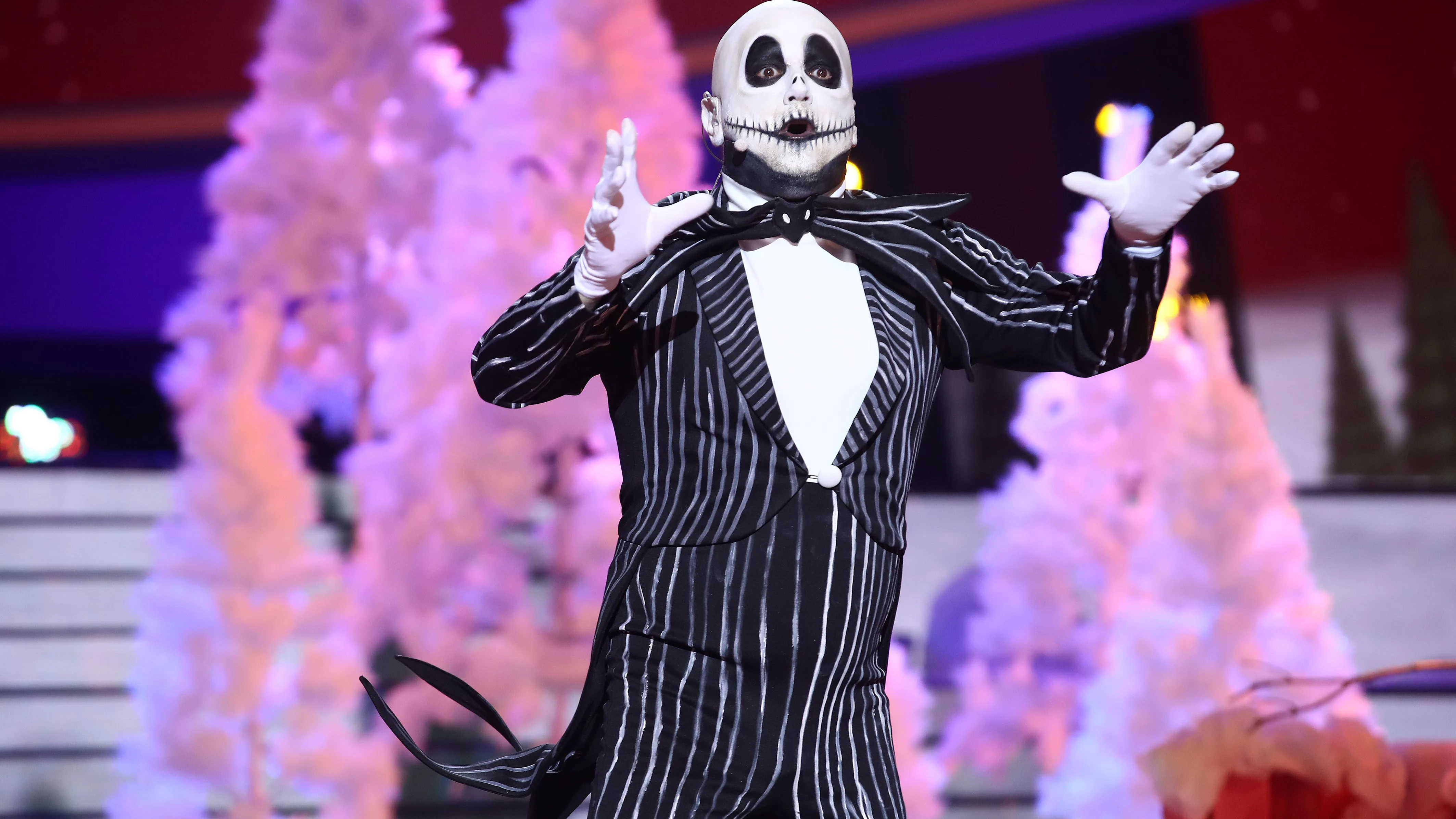 El Monaguillo se queda en los huesos para investigar la magia de la Navidad con ‘¿Qué es?’ como Jack Skellington El Monaguillo se queda en los huesos para investigar la magia de la Navidad con ‘¿Qué es?’ como Jack Skellington