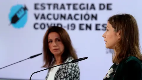 La Secretaria de Estado de Sanidad, Silvia Calzón (i), junto a la Directora de la Agencia española del Medicamento, María Jesús Lamas, durante la rueda de prensa esta tarde en el complejo de La Moncloa. La Secretaria de Estado de Sanidad, Silvia Calzón (i), junto a la Directora de la Agencia española del Medicamento, María Jesús Lamas, durante la rueda de prensa esta tarde en el complejo de La Moncloa.